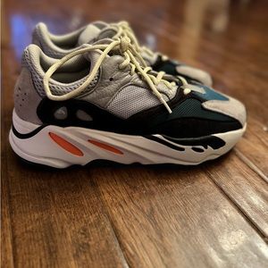 Men’s 2017 Yeezy Boost 700 'Wave Runner' Sneakers us size 9. Slightly worn.